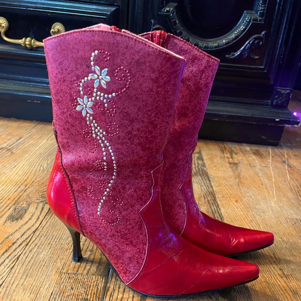Vintage red western pointy toe ankle boots